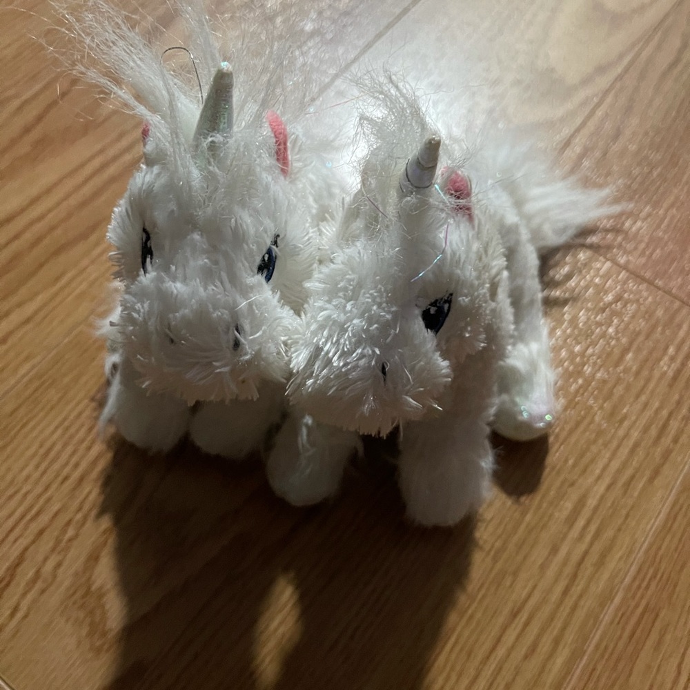 2 unicorn Webkinz